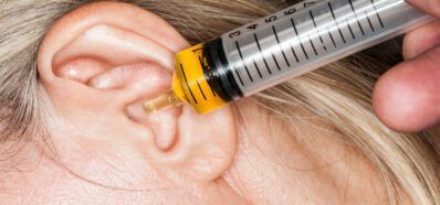 Cerumen en los oídos y parkinson. Óptica Baca Ronda