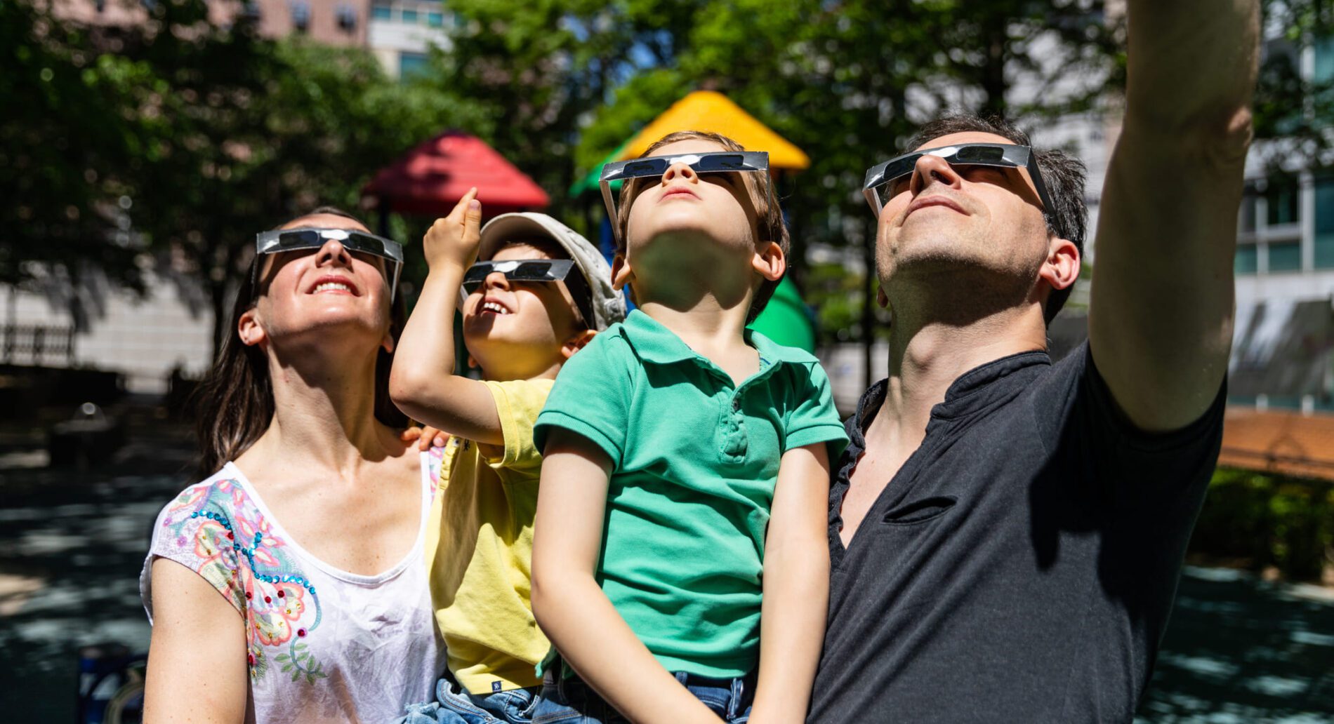Preparados para disfrutar del eclipse total de sol. Óptica Baca Ronda